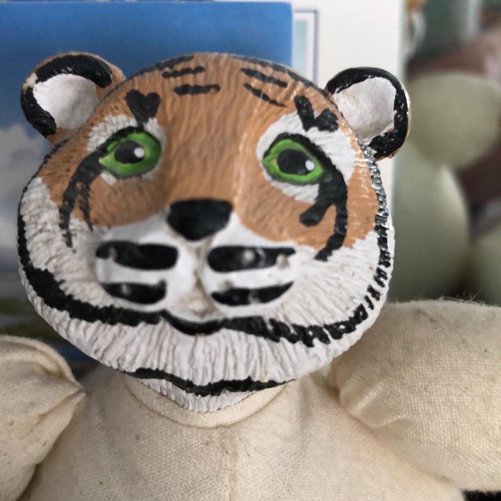 Meet your Posher, Robin